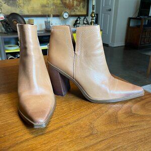 Vince Camuto 'Welland' Leather Ankle Boot in Camel SZ 9 US